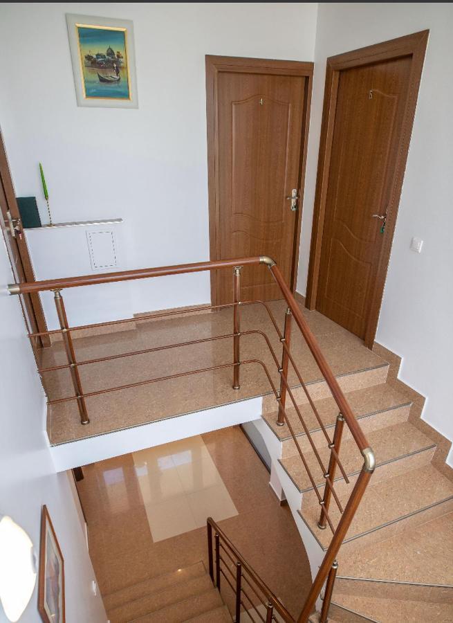 Hotel Vila Jean Bart Mangalia Esterno foto