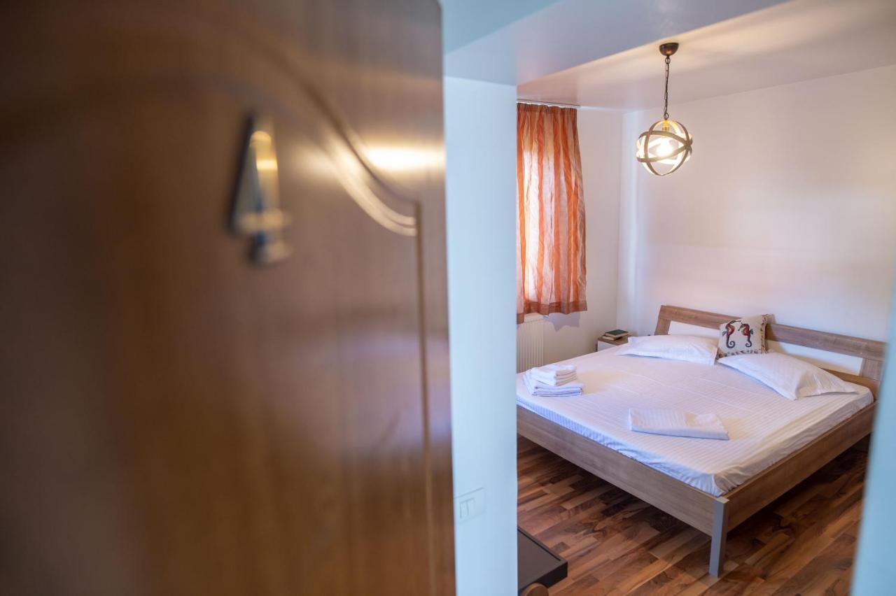Hotel Vila Jean Bart Mangalia Esterno foto