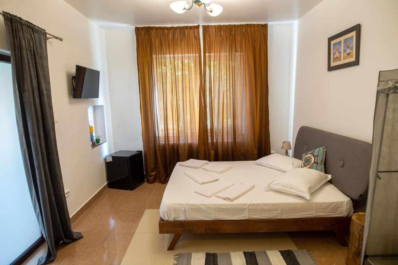 Hotel Vila Jean Bart Mangalia Esterno foto
